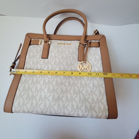 Michael Kors Dillon Satchel Vanilla & Acorn Signature - Picture 13 of 16